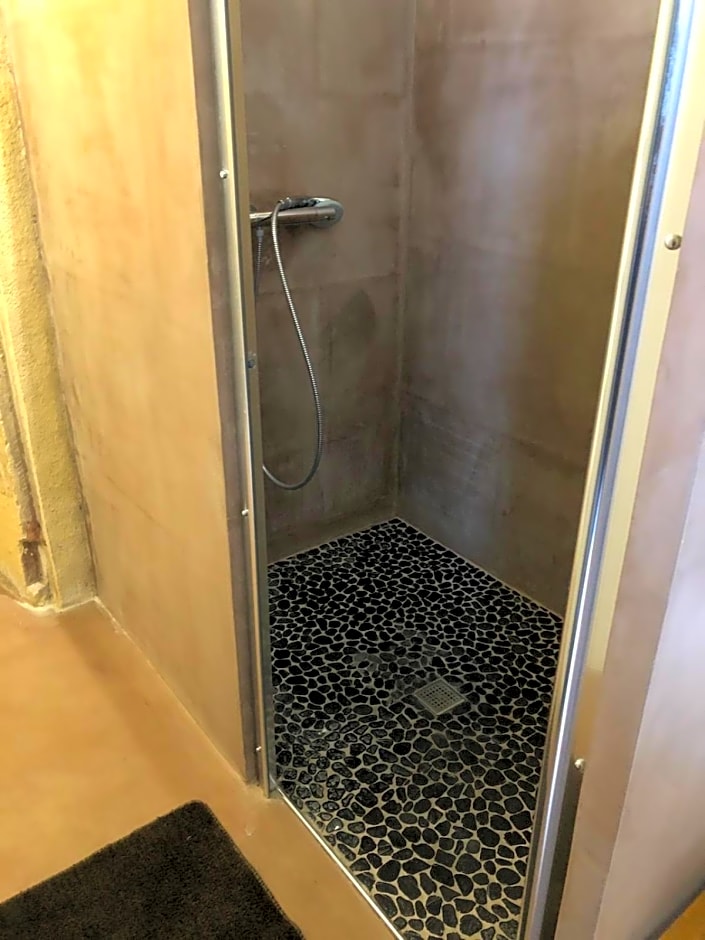 Chambre Troglodyte – Rochecorbon, TN