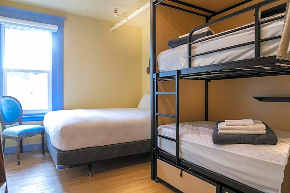 Auberge Jeunesse QBEDS Hostel