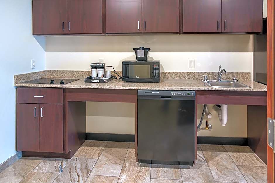 Cobblestone Inn & Suites - Menomonie/UW-Stout