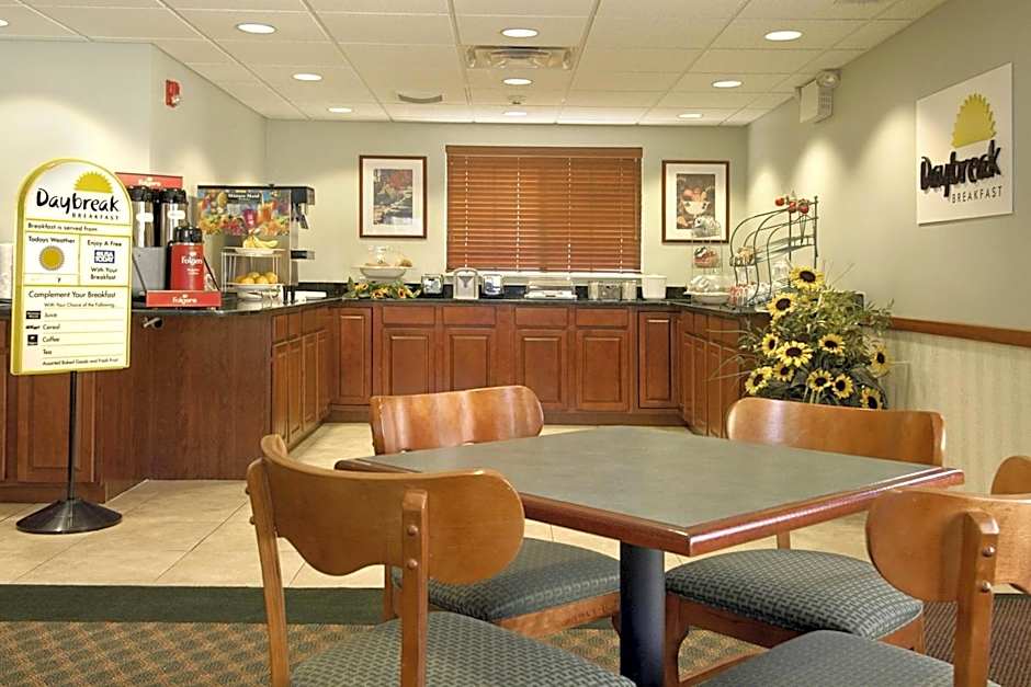 Days Inn & Suites by Wyndham Cherry Hill - Philadelphia
