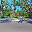 Relaxing Spacious Coastal 3bd Gulfport Paradise
