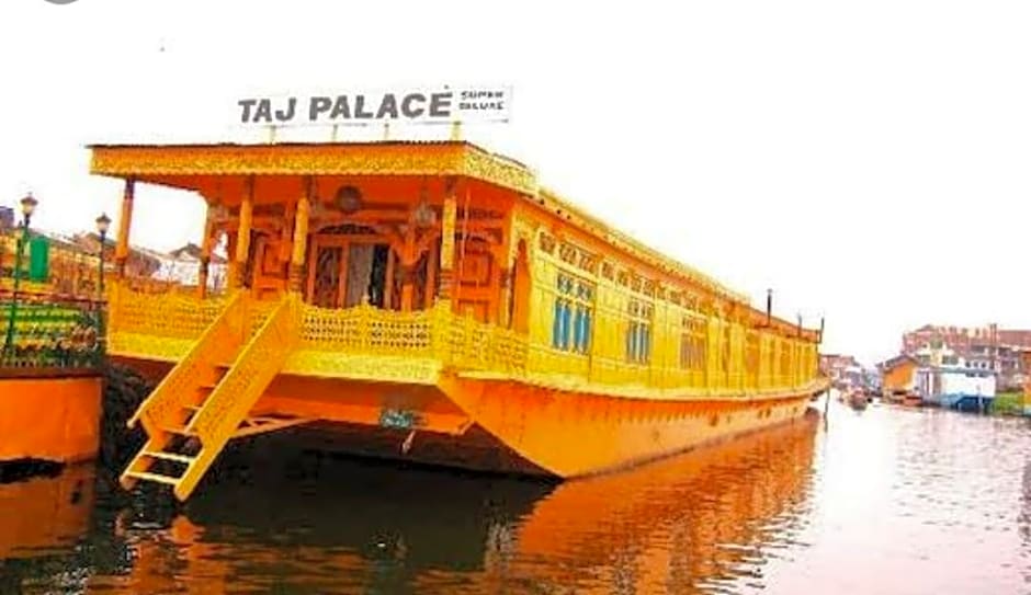 Houseboat Taj Palace