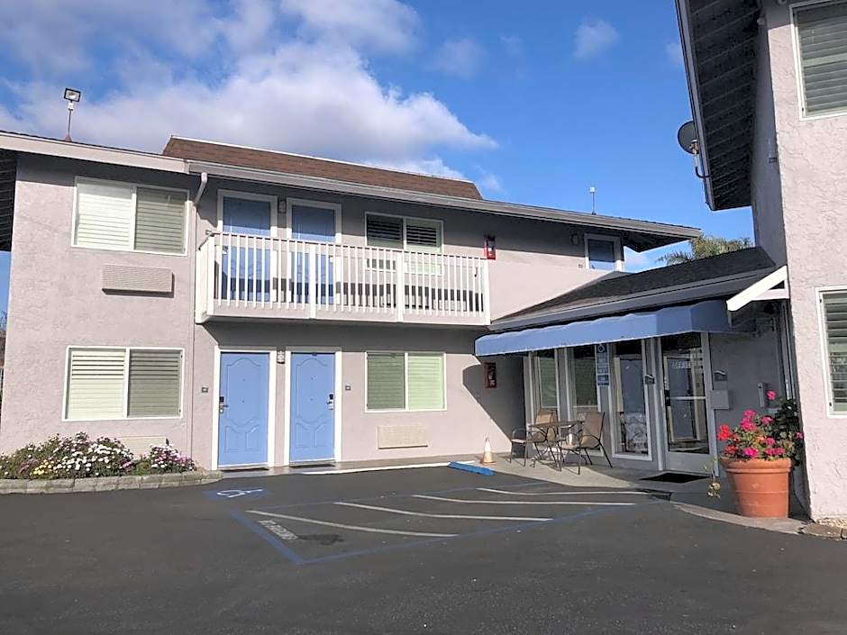 Pacific Inn