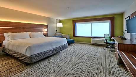 1 King Bed Standard Comm Access Tub