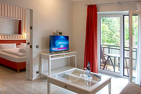 Suite with Garden View