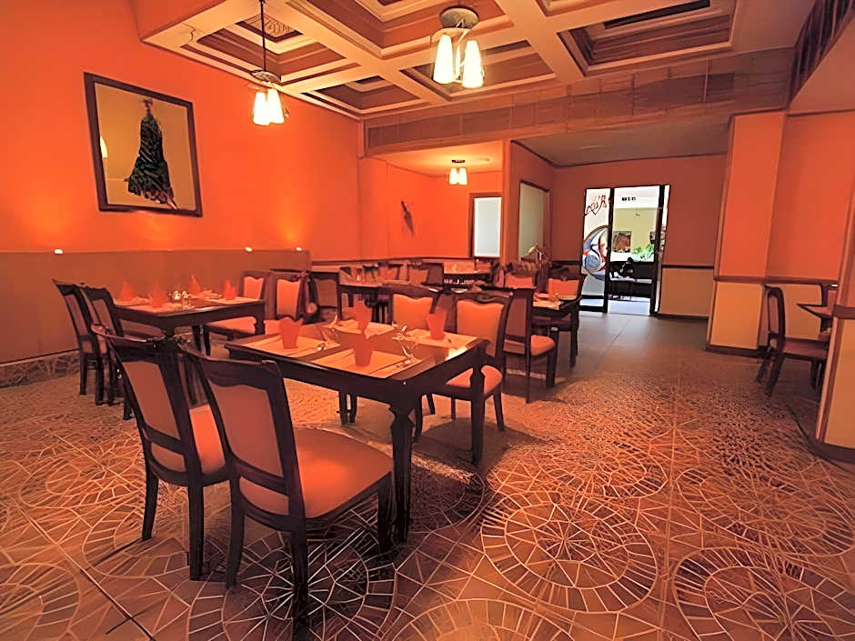 Le Grande Plaza Hotel