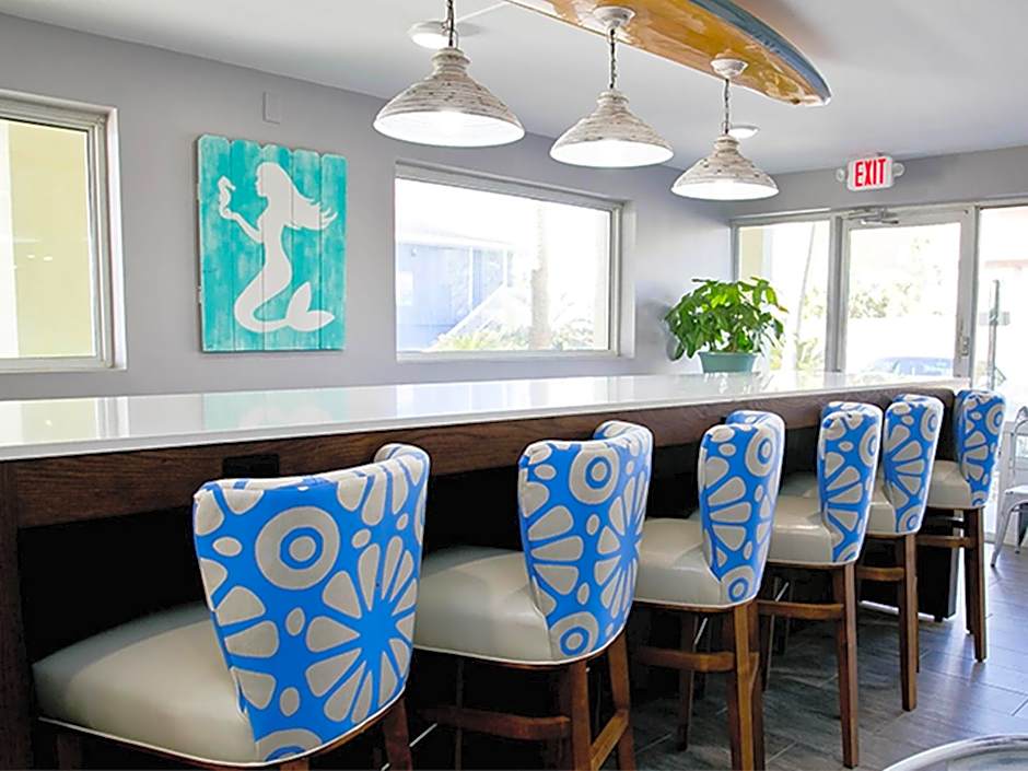Surf & Sand Hotel - Free Hot Breakfast & Rentals
