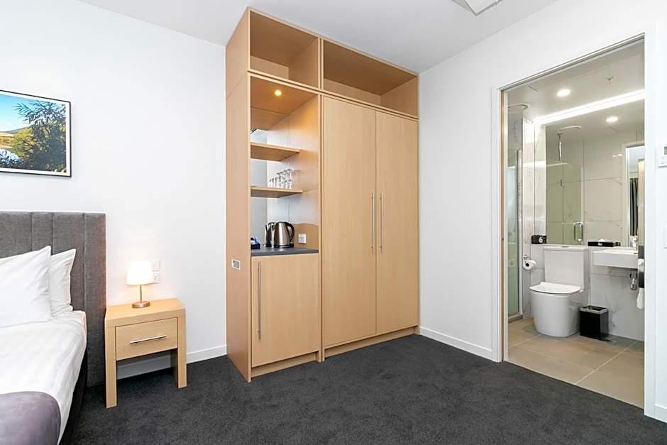 Christchurch City Hotel