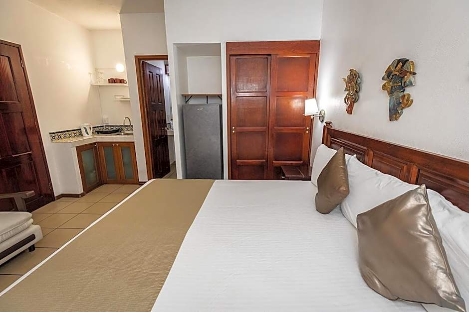 Las Mariposas Hotel & Studios