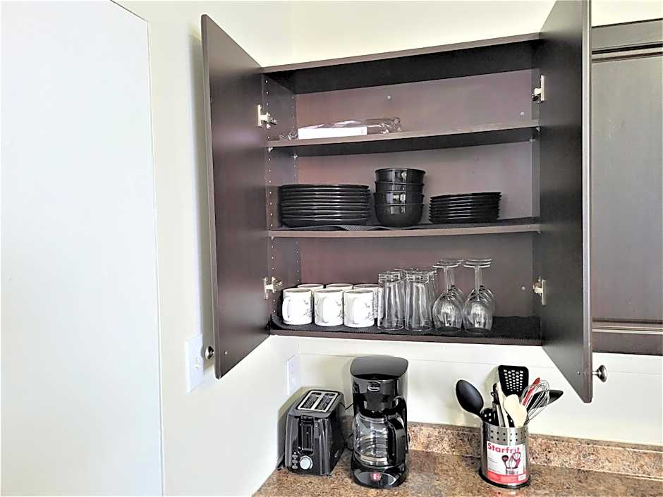 Cozy 4 bedroom townhouse - peaceful feel of home