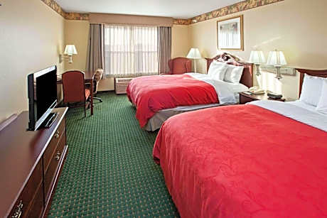 2 Queen Beds Non Smoking