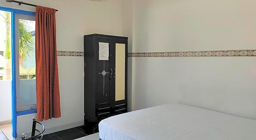 OYO 93412 Kost Irma Syariah Near UPTD SMP Negeri 8 Parepare