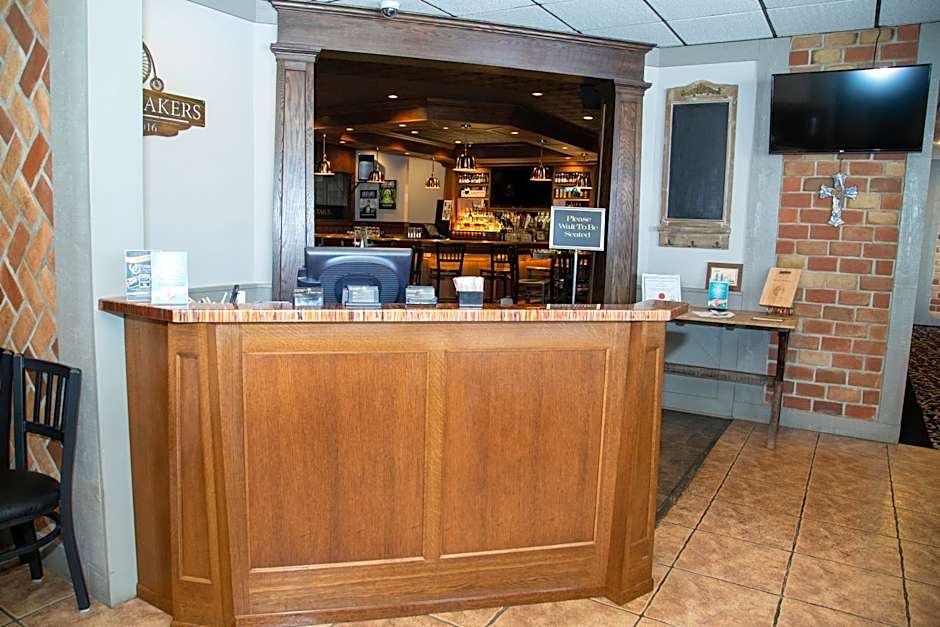 The Stables Inn & Suites