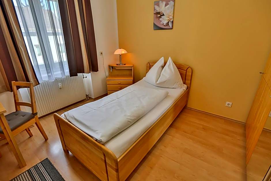 Photo 1 of 4 of Single Room