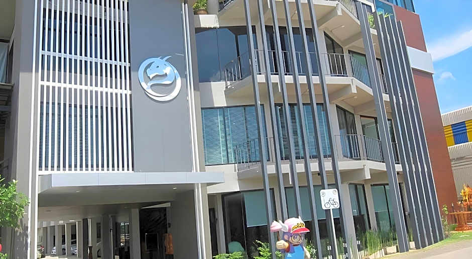 Dragon River Avenue Hotel