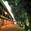 Hotel Holly