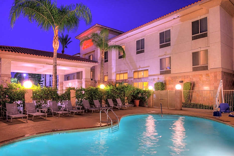 Hampton Inn & Suites Ontario