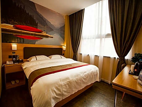 UPLUS Hotel Henan Luoyang Luolong District Longmen High-speed Railway Station Passenger Center