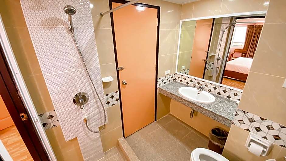 A.A. Pattaya Golden Beach Hotel