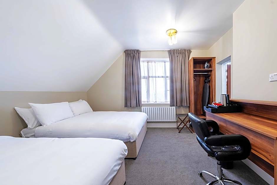 Uno Thames Hotel Maidenhead -Reopened Brand New Again -FREE PARKING