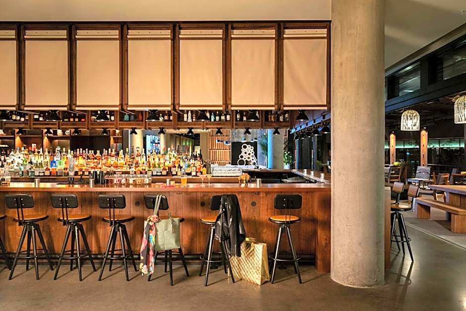 Moxy Boulder University