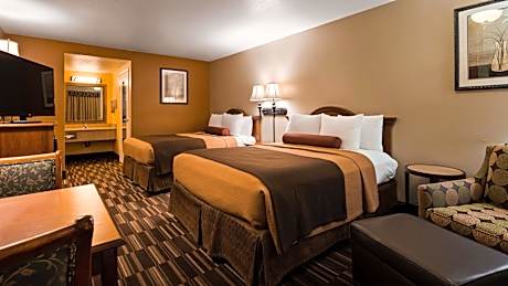 Queen Room with Two Queen Beds - Non-Smoking