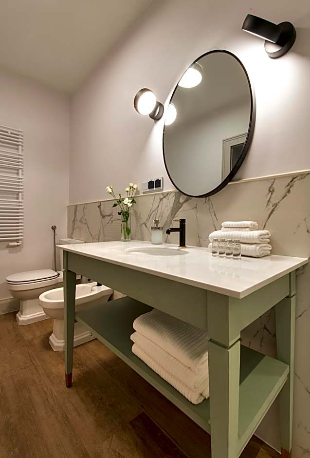 Zamek Sarny - Schloss Scharfeneck