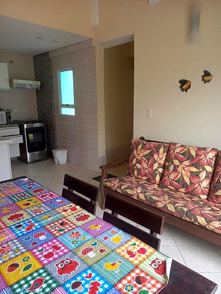 SOBRADO-BERTIOGA-Uso exclusivo para grupos de até 12 pessoas em 1 até 4 suítes