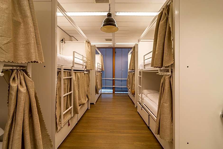 Hostelle - women only hostel Amsterdam