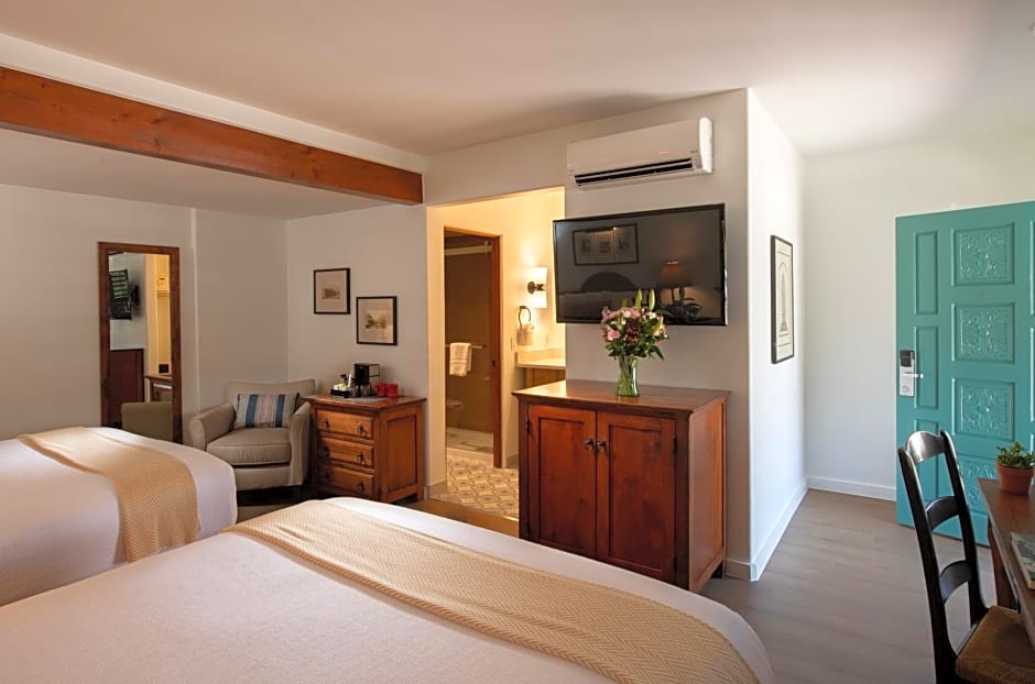 Piñon Court by La Fonda