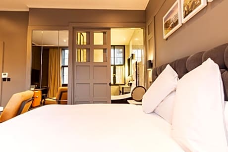 Townhouse Suite