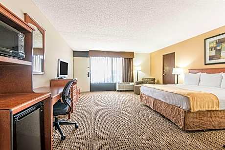 1 Double Bed Mobility Accessible Room Smoking