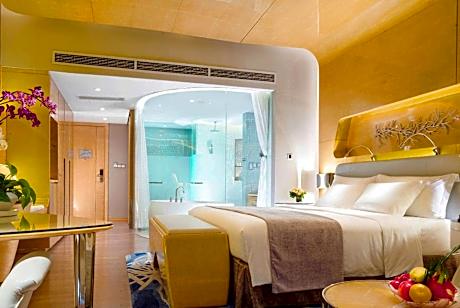 Deluxe King Room with Sea View
