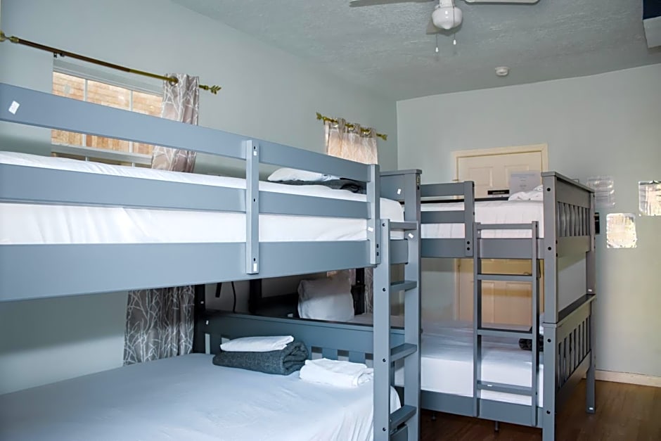 Wanderstay Houston Hostel