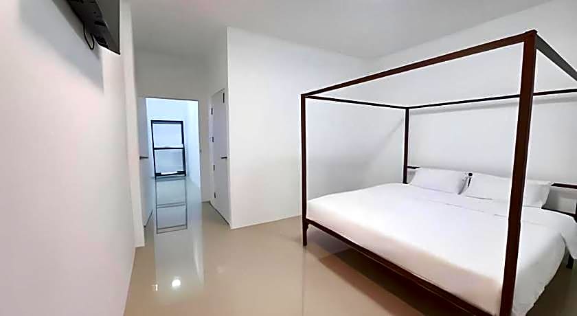 WICKET WHITE VILLA