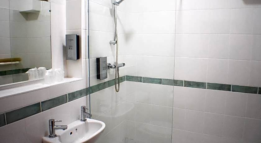 OYO Shanklin Beach Hotel