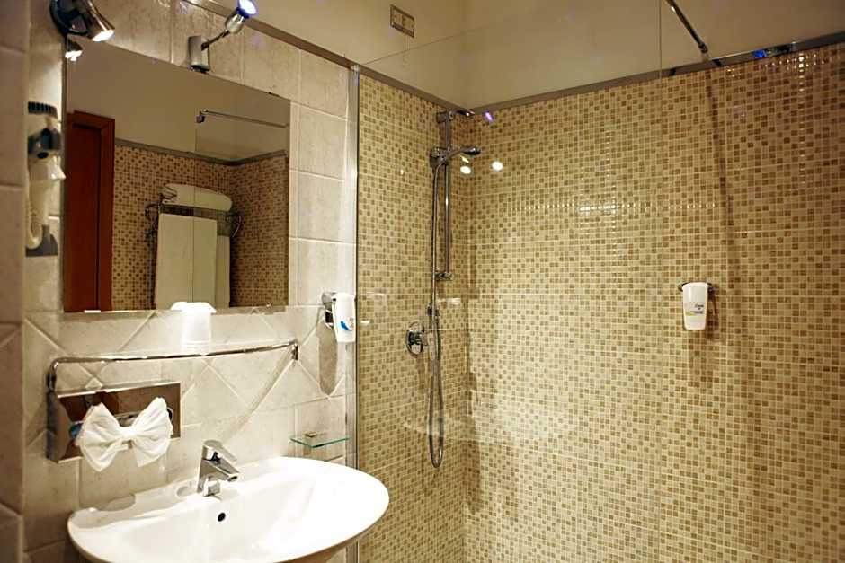 Hotel Franklin Feel The Sound