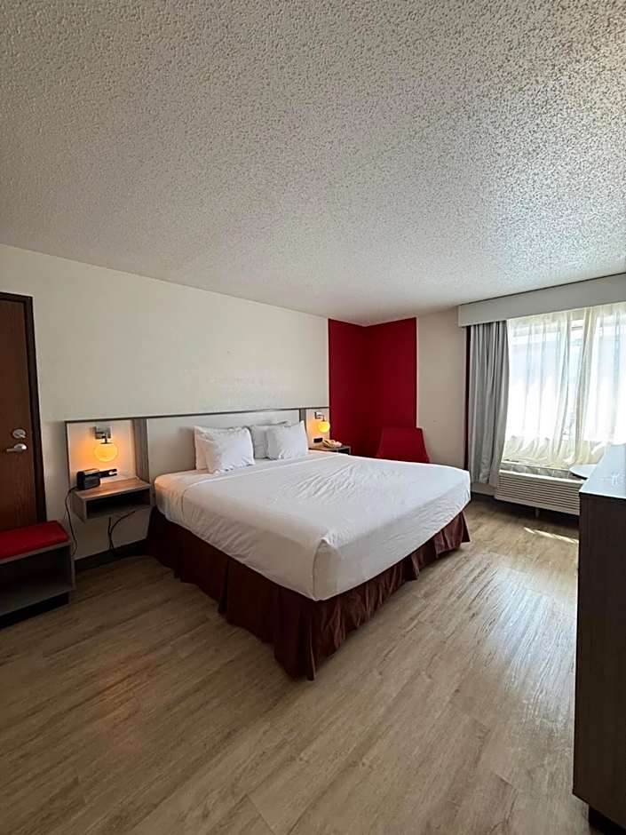 Ramada by Wyndham Glendale Heights/Lombard