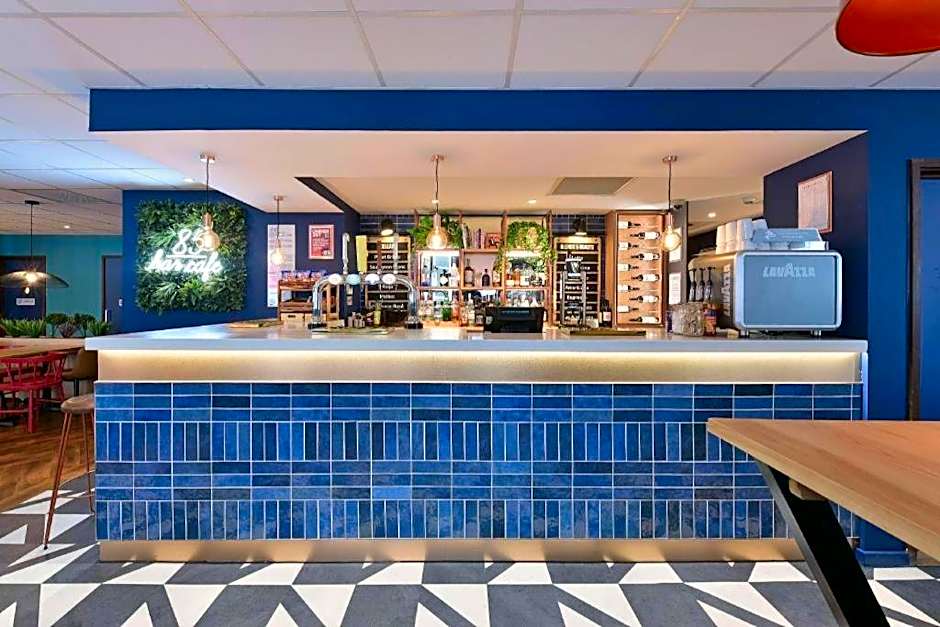 Travelodge Cardiff Central Queen Street