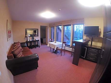 Suite with Spa Access on Weekdays