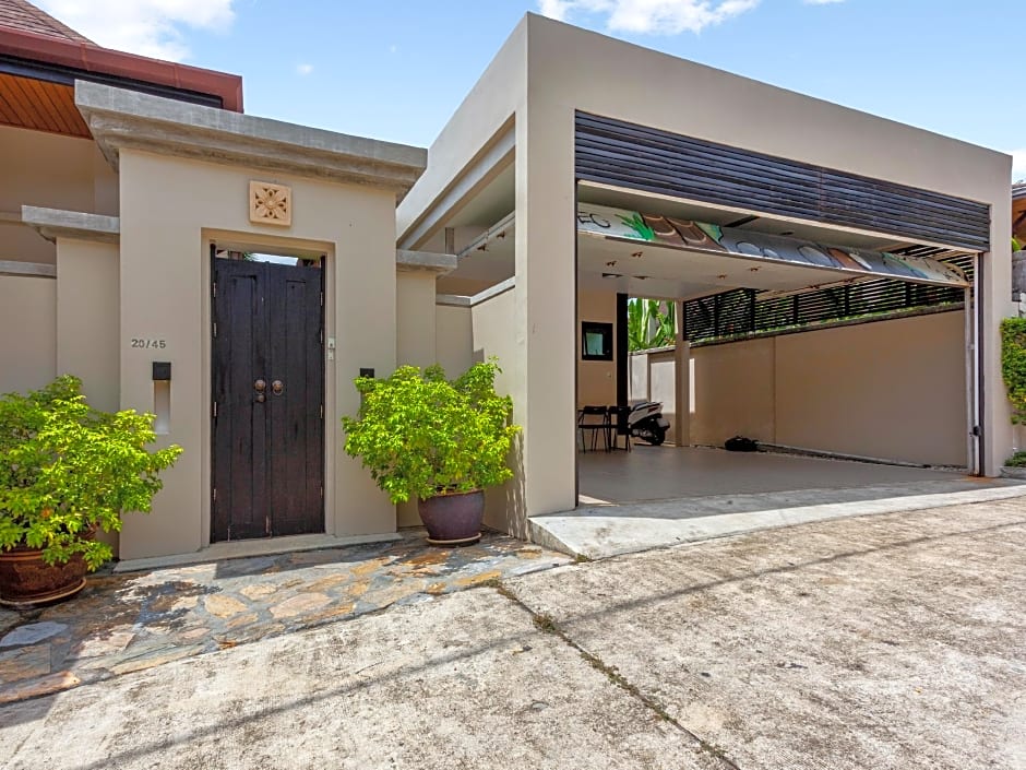 Luxury 8 bedrooms Pool Villa