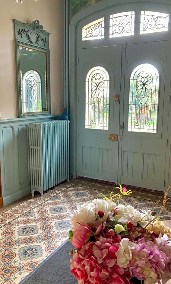 La Villa des Roses Gîte Chambres d'hôtes Piscine chauffée