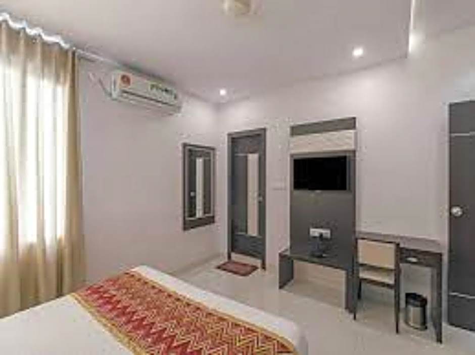 Hotel Anchal Villa By YB Hotels