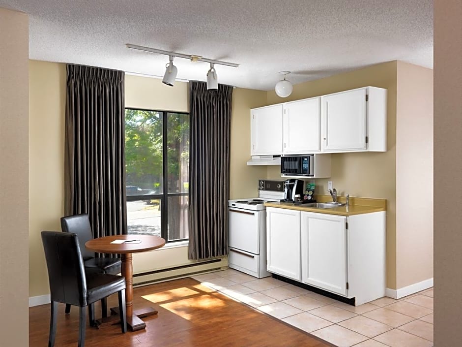 Huntingdon Hotel and Suites