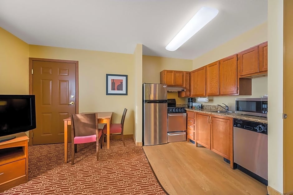 Sonesta Simply Suites Detroit Novi