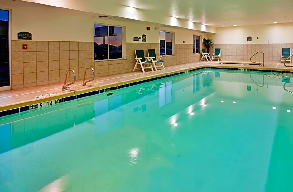 Holiday Inn Express Hotel & Suites Wichita Airport, an IHG Hotel