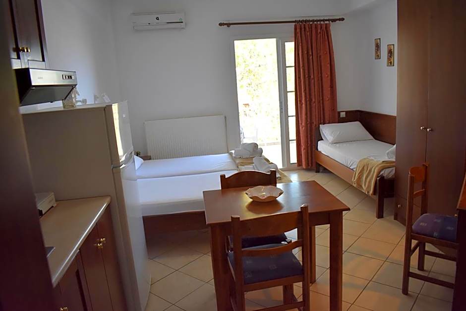 Galanis Studios and Apartments