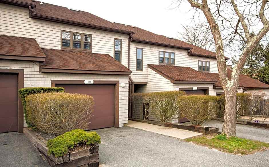 Wyndham Newport Overlook