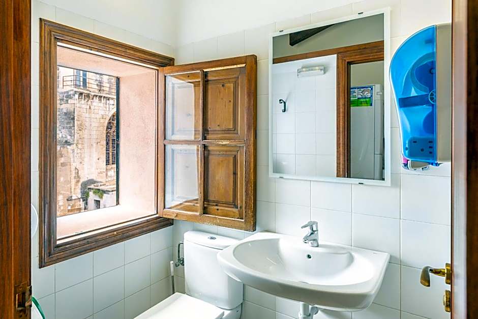 El Josemari Youth Hostel - Albergue Juvenil