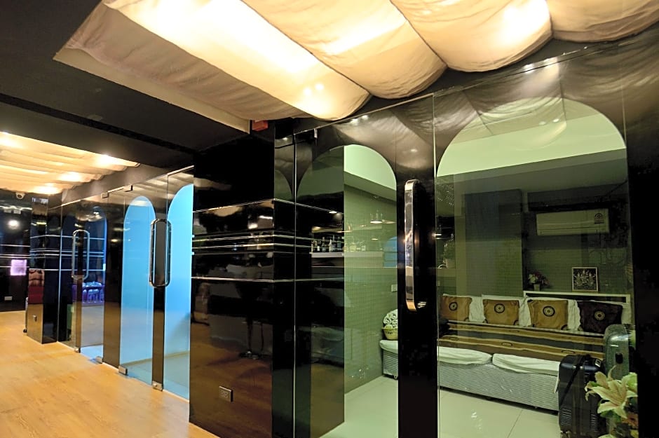 De Lux Bangkok Hotel 